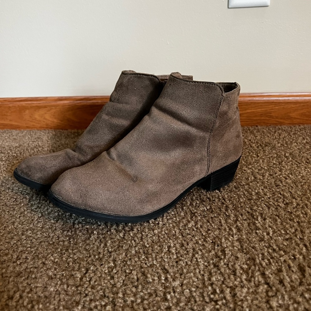 Gently used, size 8
